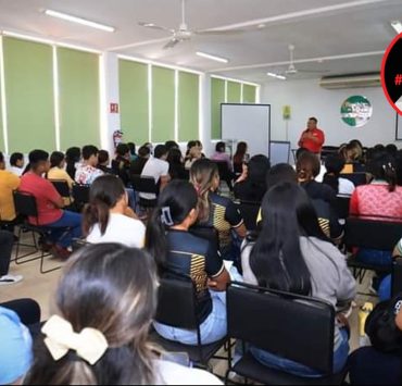 Sergio Vadillo llama a una labor conjunta para que los universitarios lleguen a sus metas