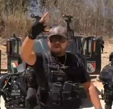 Destituyen a comisionado de la Policía por corrido donde se usan armas