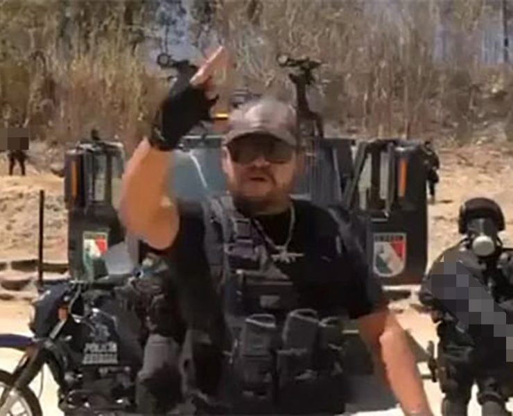 Destituyen a comisionado de la Policía por corrido donde se usan armas