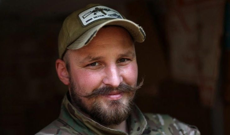 Un soldado ucraniano transmite desde la guerra