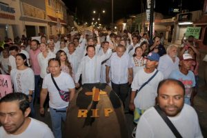 Díaz Mena acusó al Sala Regional Electoral de Xalapa de despojar al abanderado de Morena y PT, Raúl Alvarado Naal de su triunfo, que hoy le están robando.