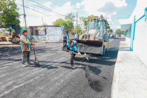 Mayor seguridad vial: La calle repavimentada en la Mulsay ahora ofrece una mejor movilidad para vecinos y conductores. ¡Un gran avance para Mérida! 