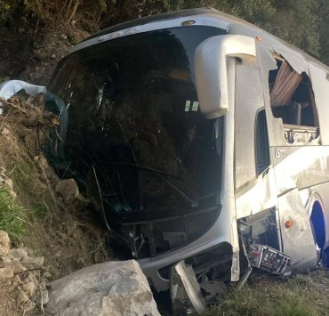 Se accidentan maestros