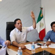 Denuncian desfalco
