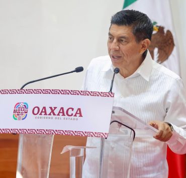 alzar la voz