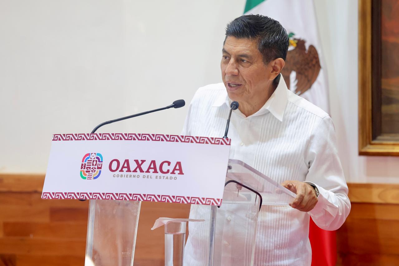 alzar la voz