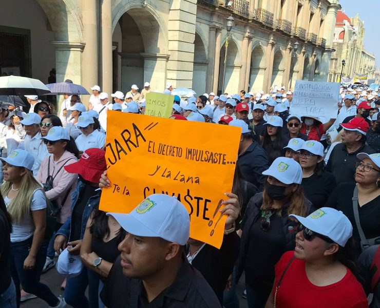 Marchan trabajadores