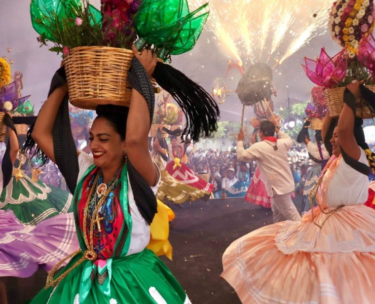 Guelaguetza universitaria